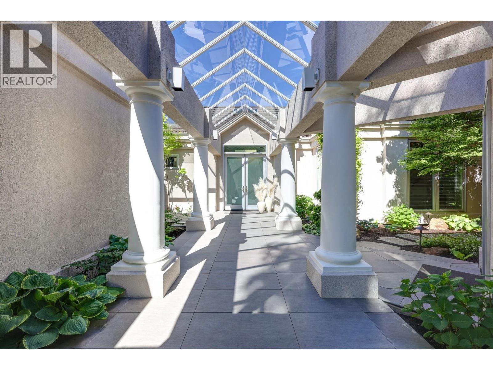 4458a Lakeland Road. Kelowna, British Columbia