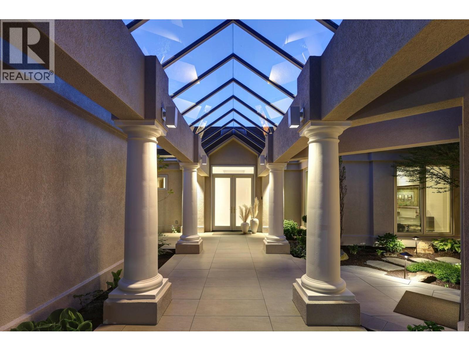 4458a Lakeland Road. Kelowna, British Columbia