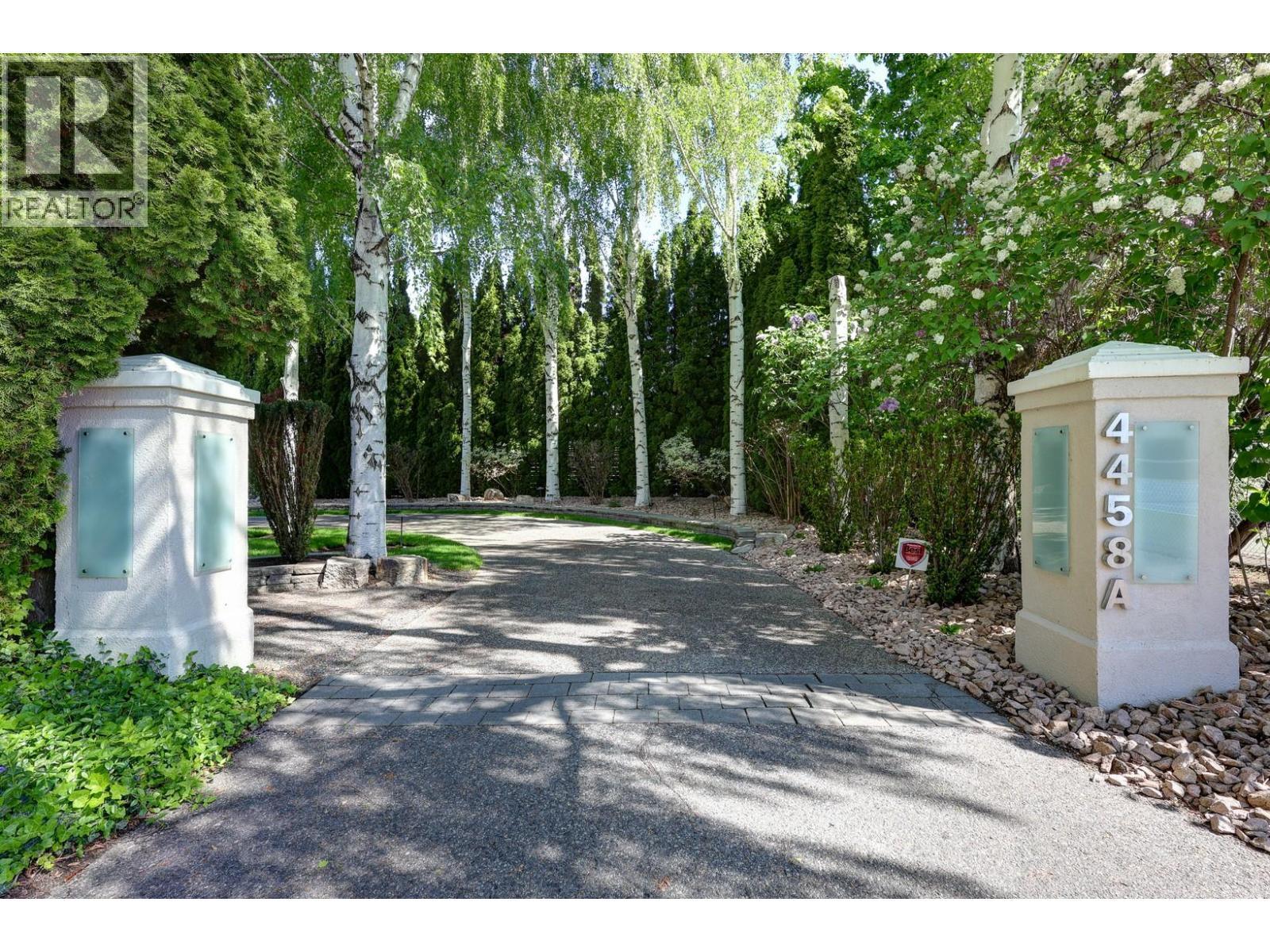 4458a Lakeland Road. Kelowna, British Columbia