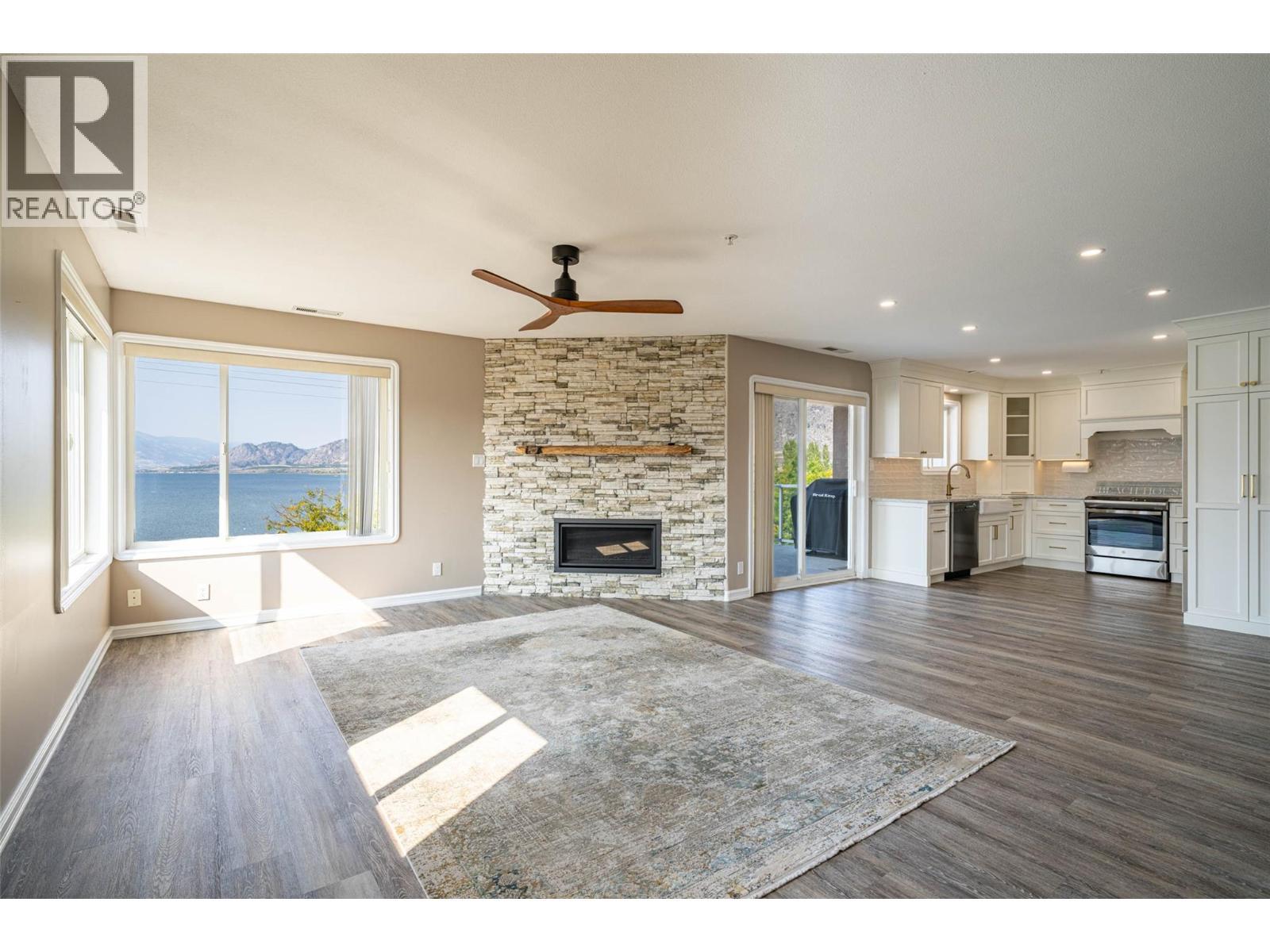 6805 Cottonwood Drive Unit# 300. Osoyoos, British Columbia