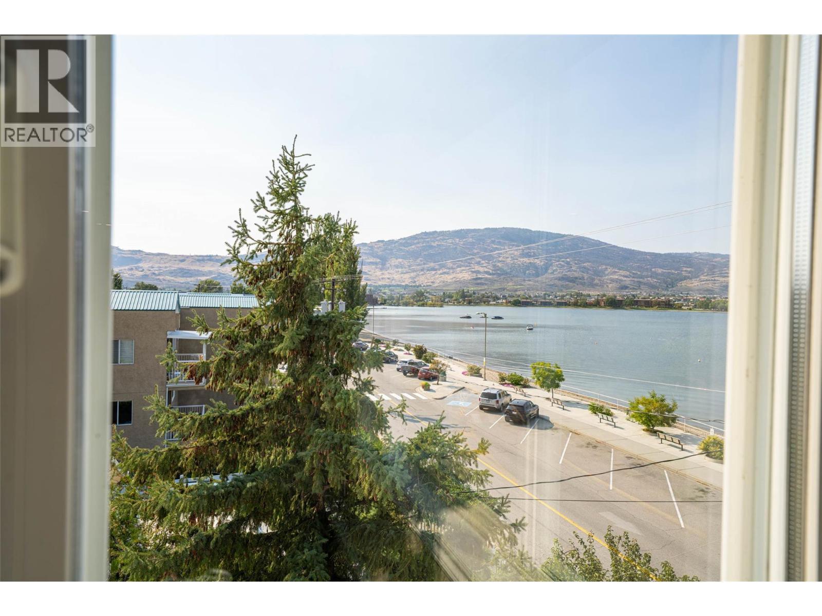 6805 Cottonwood Drive Unit# 300. Osoyoos, British Columbia