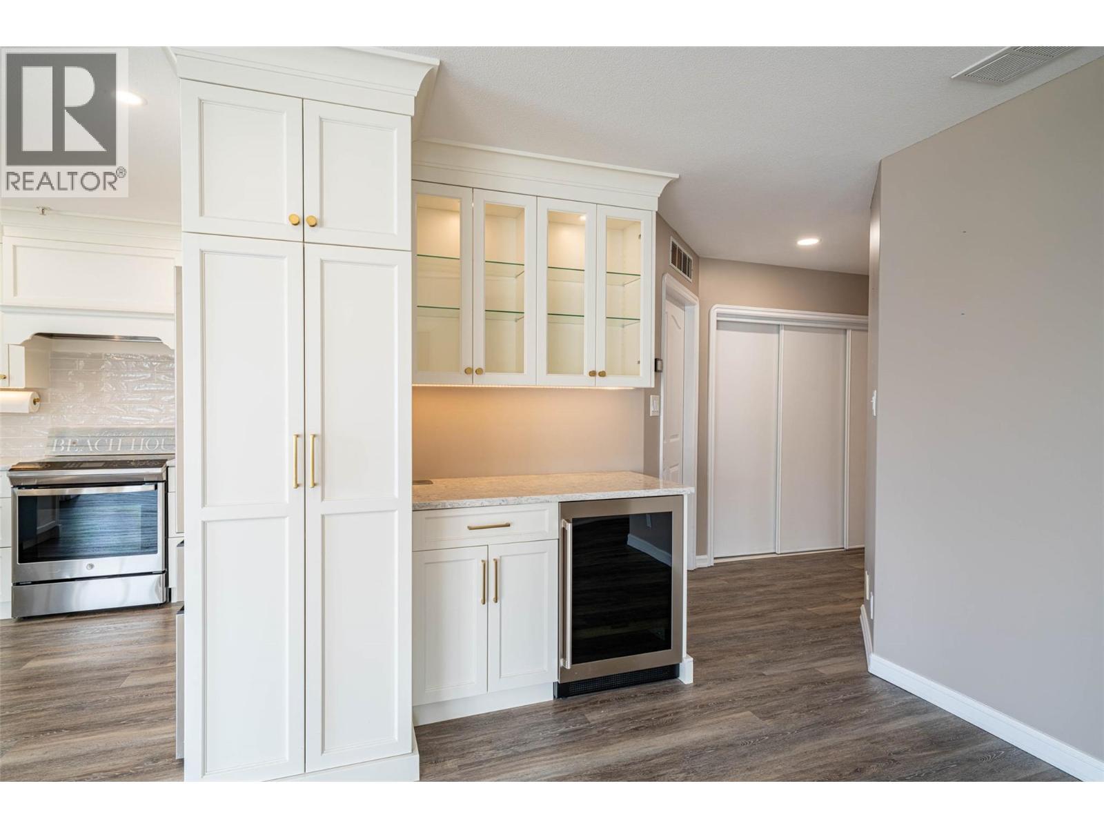 6805 Cottonwood Drive Unit# 300. Osoyoos, British Columbia