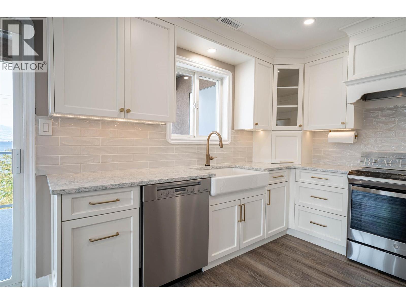 6805 Cottonwood Drive Unit# 300. Osoyoos, British Columbia