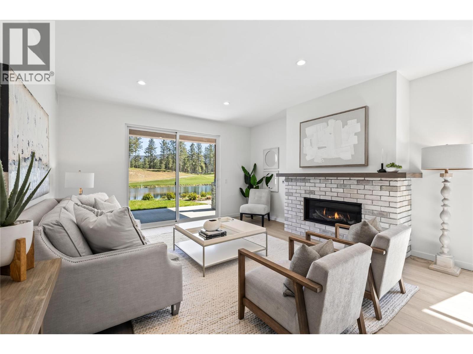 1979 Country Club Drive Unit# 6. Kelowna, British Columbia