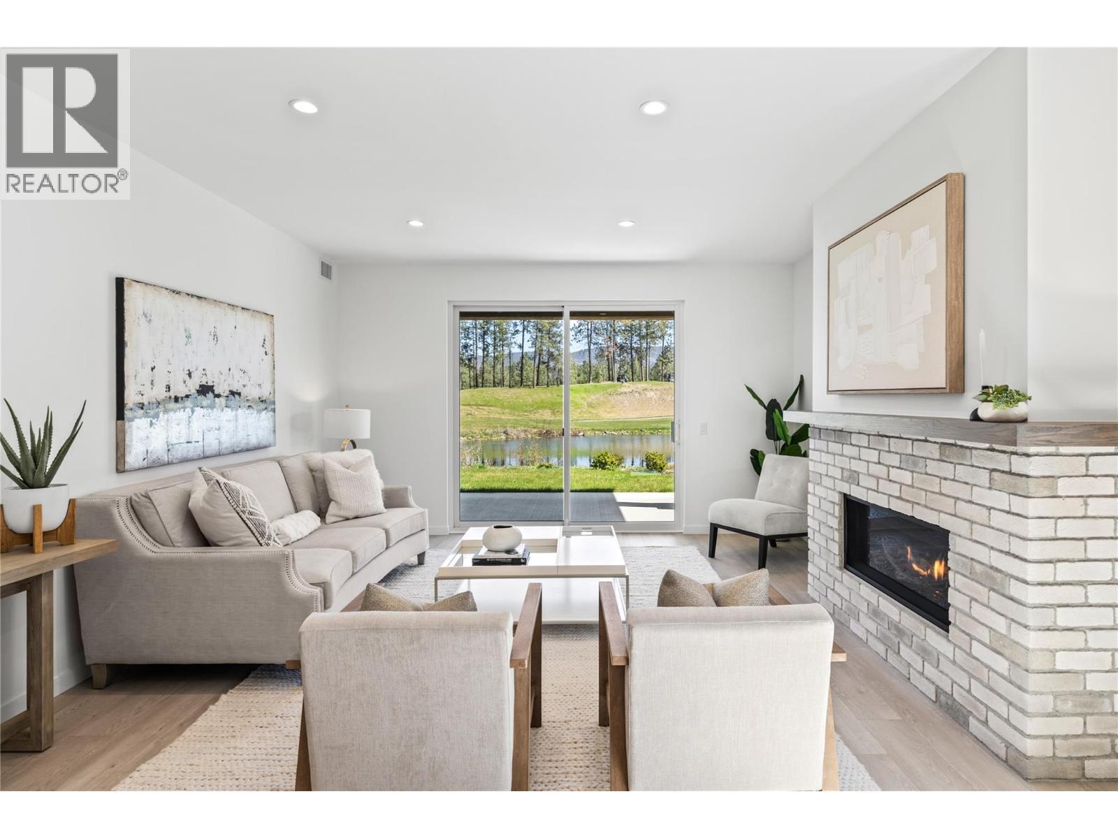 1979 Country Club Drive Unit# 6. Kelowna, British Columbia