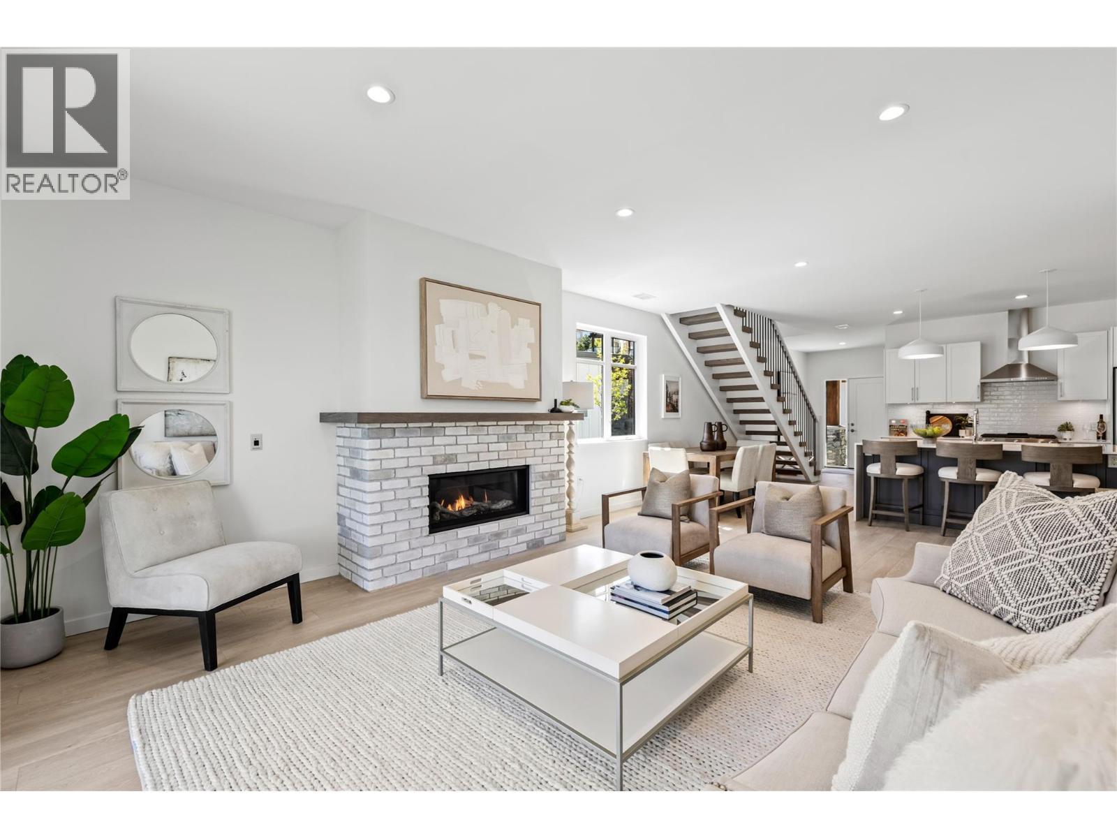 1979 Country Club Drive Unit# 6. Kelowna, British Columbia