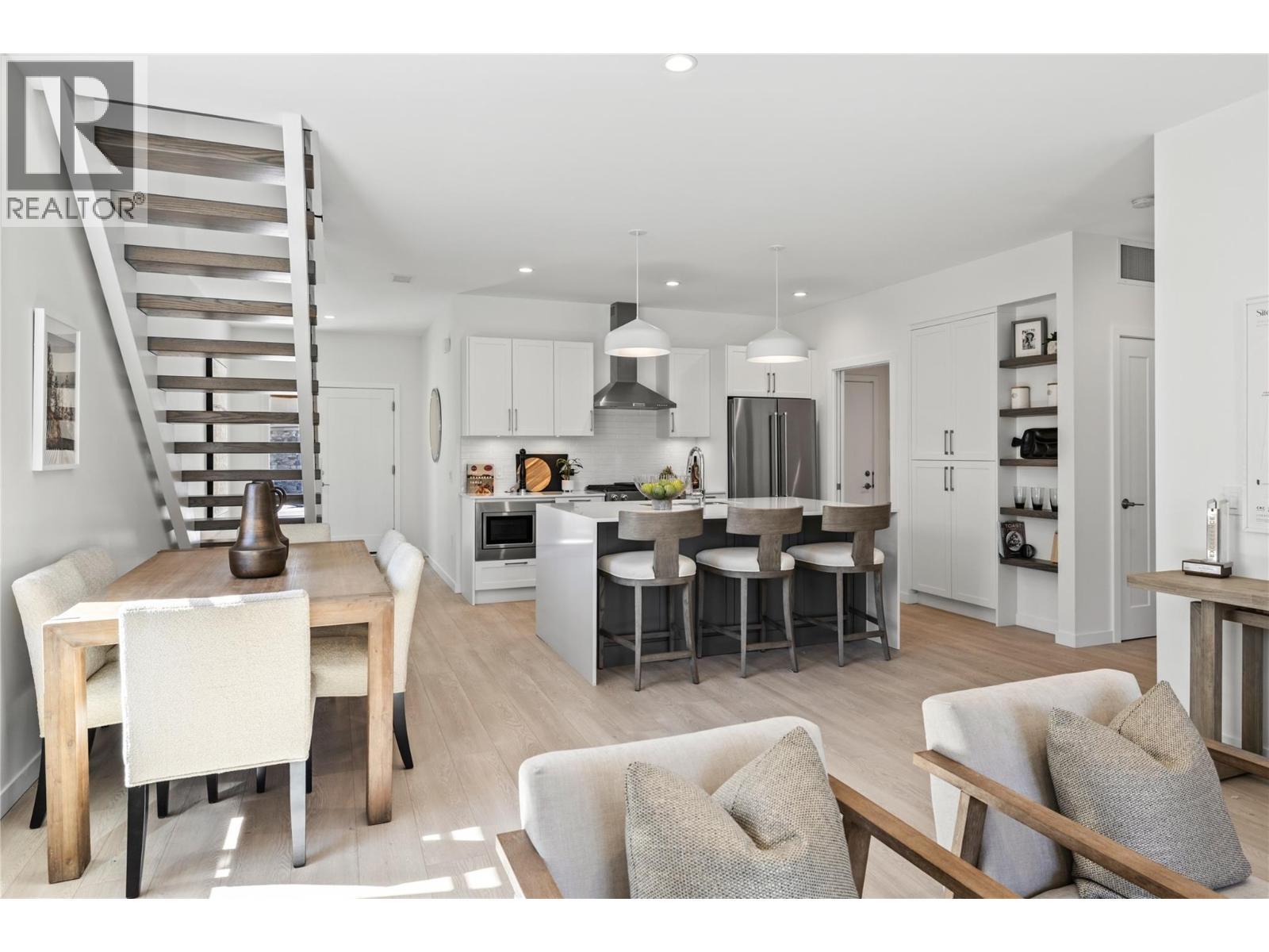 1979 Country Club Drive Unit# 6. Kelowna, British Columbia