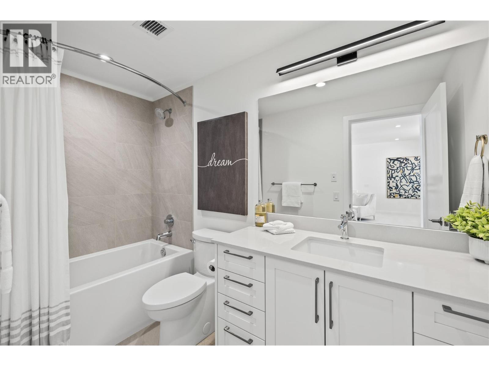 1979 Country Club Drive Unit# 6. Kelowna, British Columbia