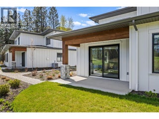 1979 Country Club Drive Unit# 6. Kelowna, British Columbia