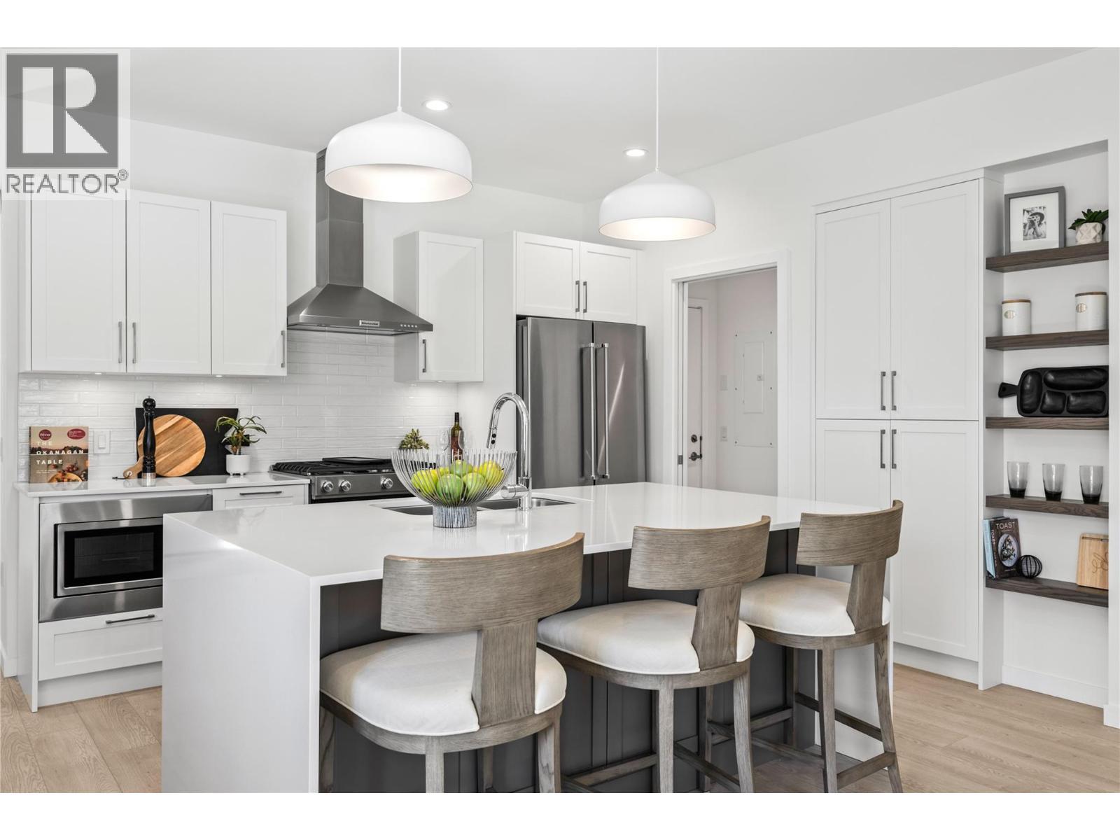 1979 Country Club Drive Unit# 6. Kelowna, British Columbia