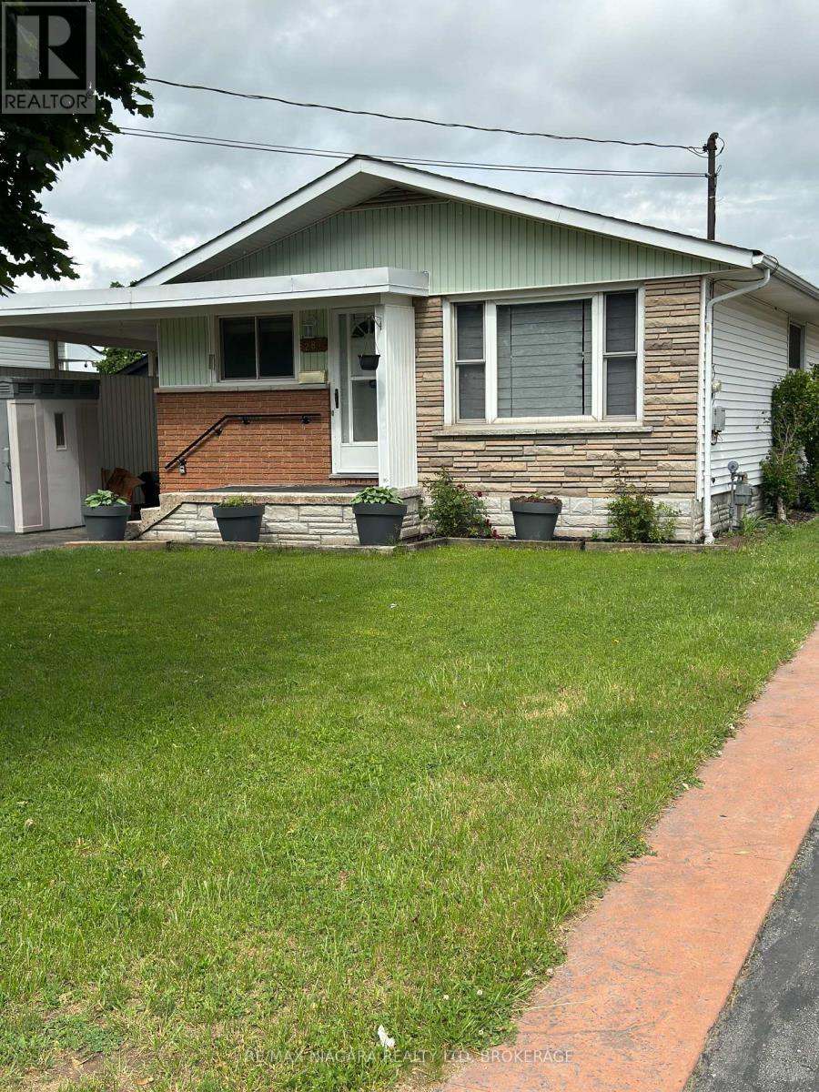 Main Floor - 287 Santone Avenue Avenue, Welland (broadway)