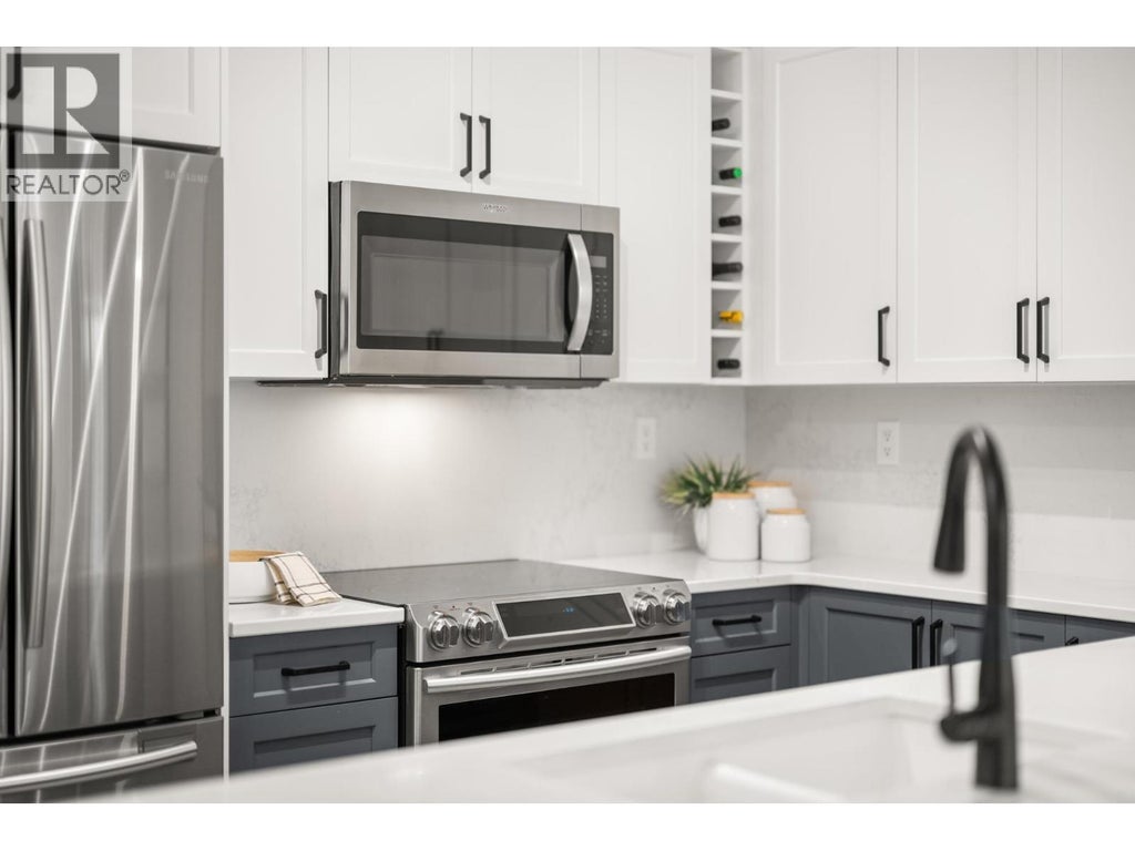 301 285 Ross Drive, New Westminster