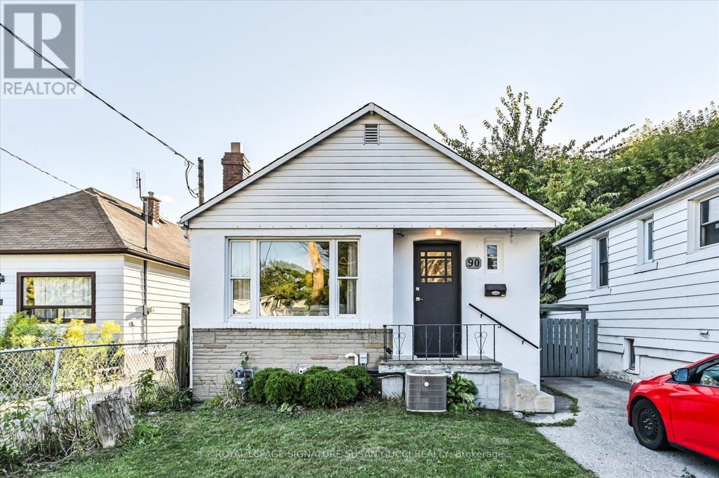 90 Meighen Avenue, Toronto (o'connor-Parkview)