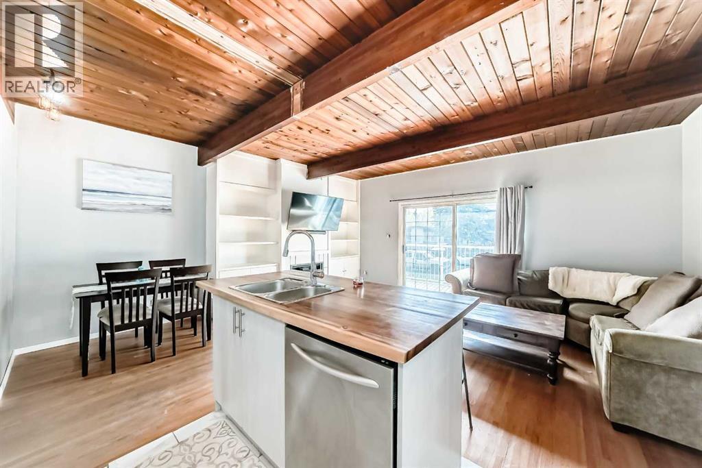 7508 36 Avenue Nw, Calgary