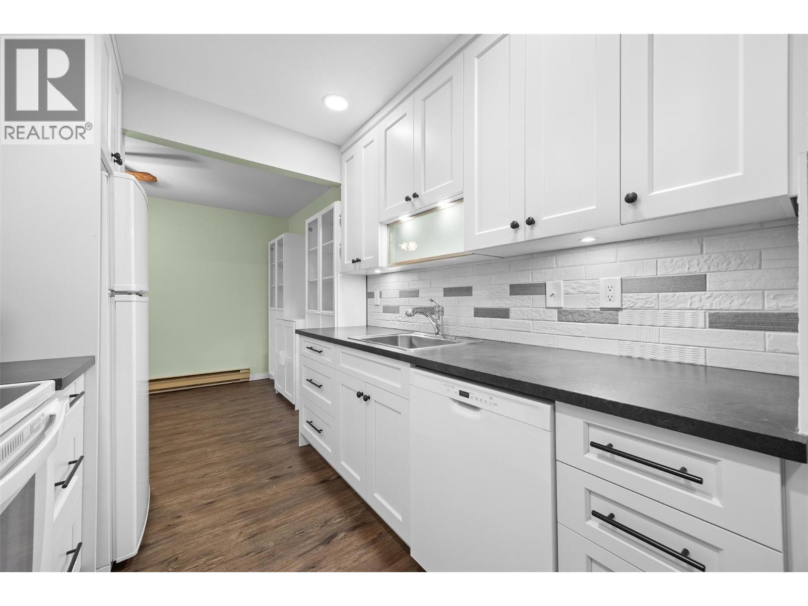 575 Sutherland Avenue Unit# 310. Kelowna, British Columbia