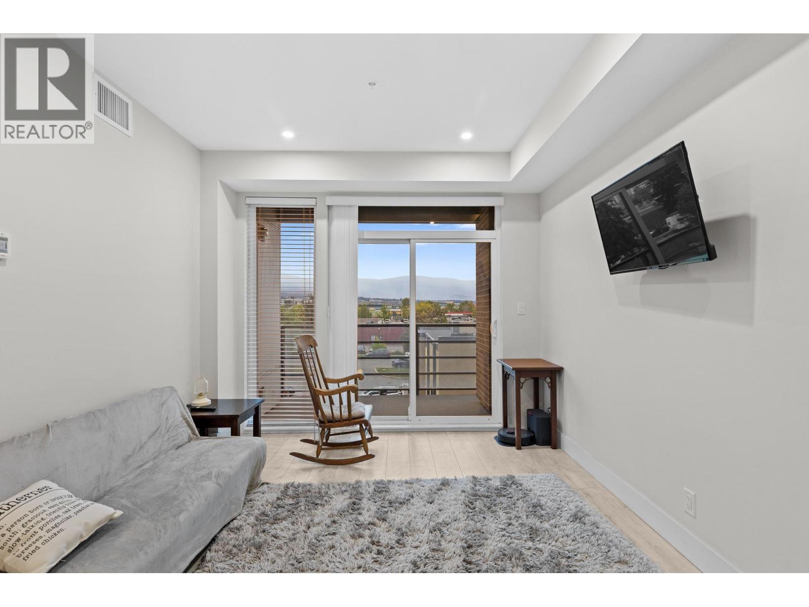 1925 Enterprise Way Unit# 311. Kelowna, British Columbia