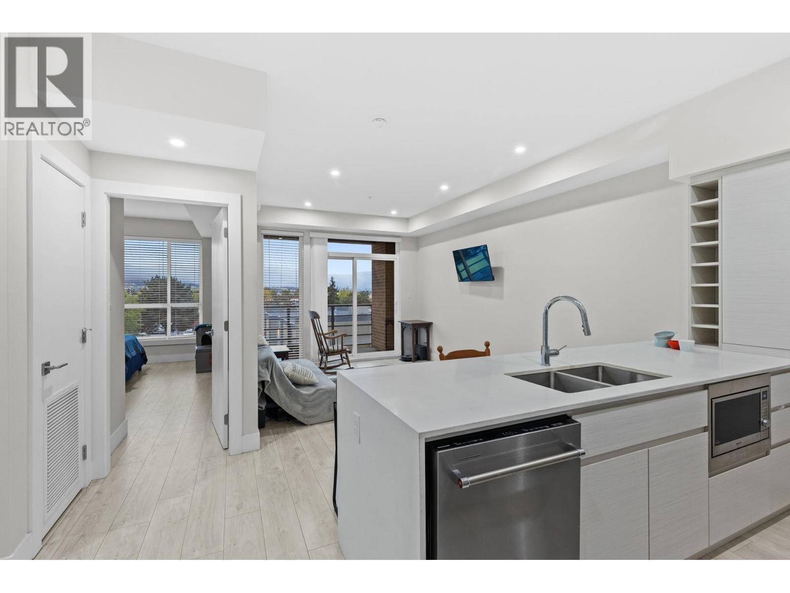 1925 Enterprise Way Unit# 311. Kelowna, British Columbia