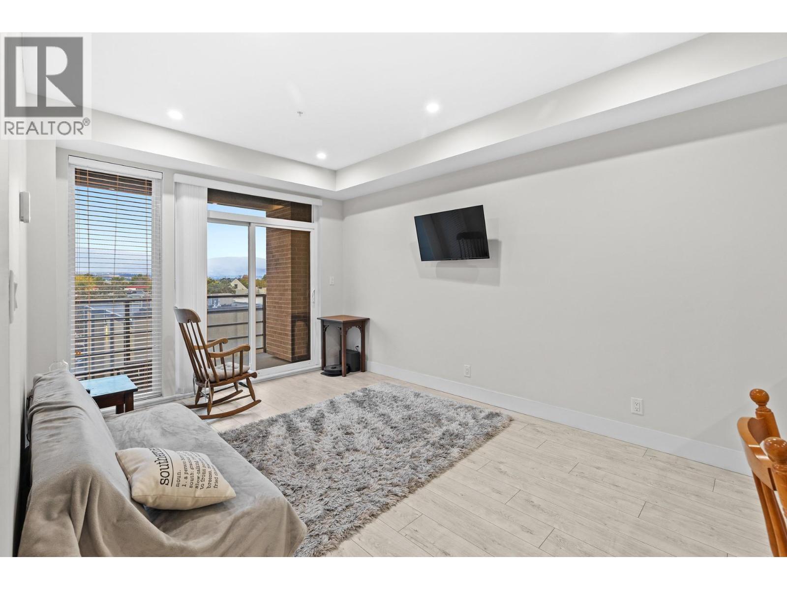 1925 Enterprise Way Unit# 311. Kelowna, British Columbia