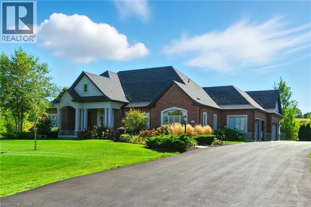 41 Shakespeare Road, Dundas