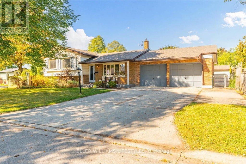 34 Stanhope Crescent, London South (south S)