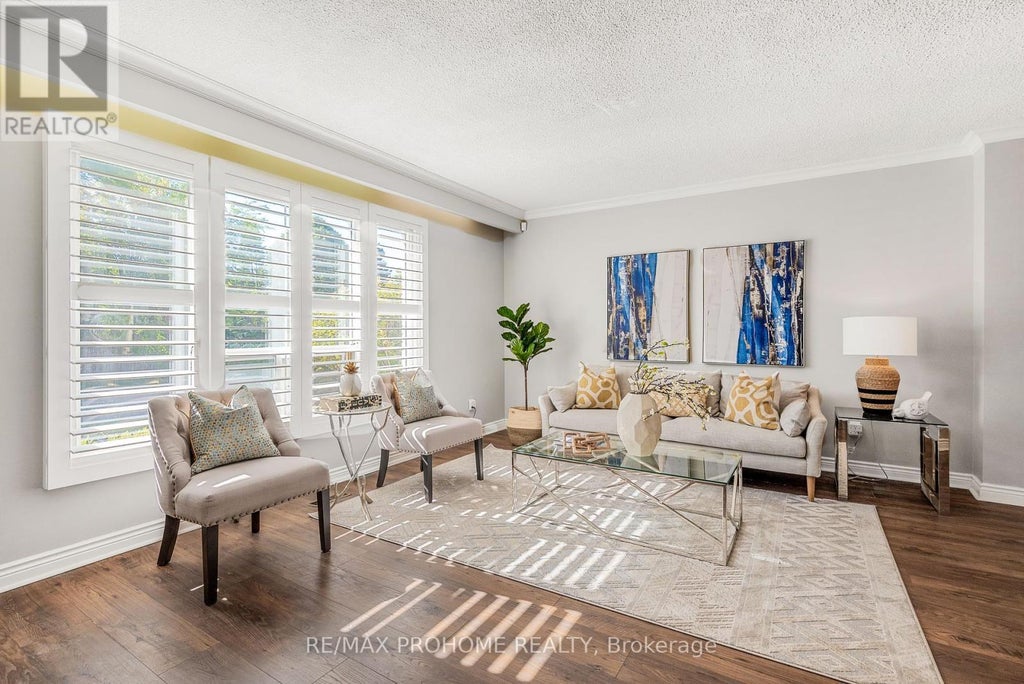 32 Sir Bedevere Place, Markham (markham Village)