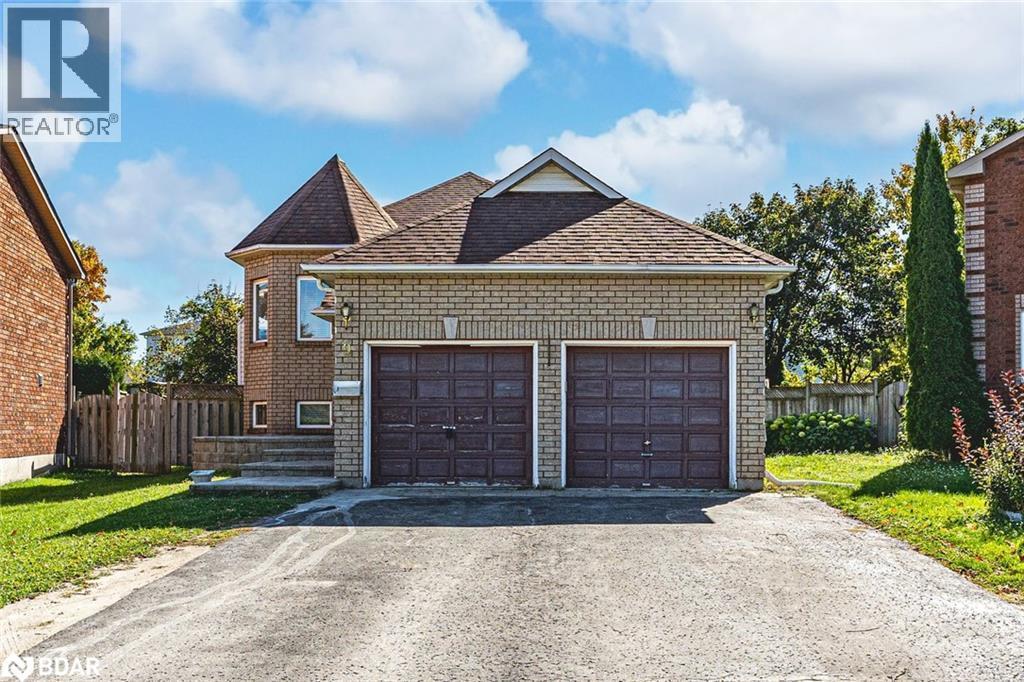 9 Kestrel Court Unit# Upper, Barrie