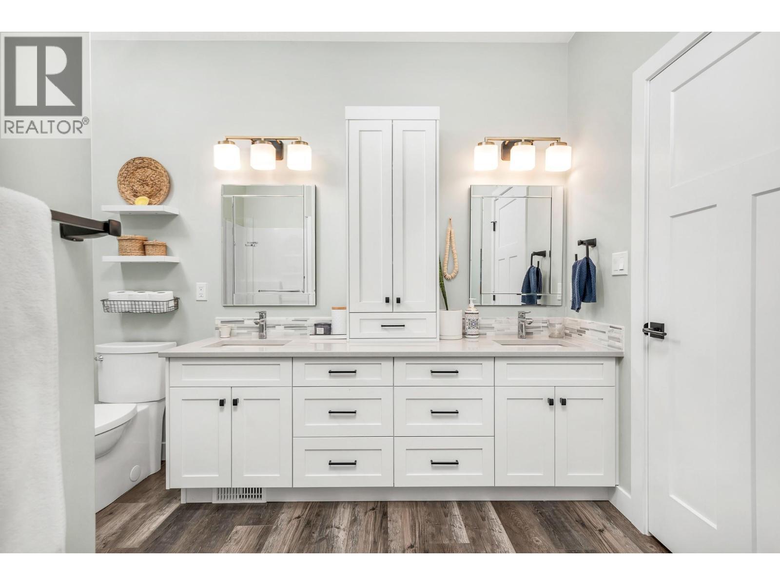 2741 Golf Course Drive. Blind Bay, British Columbia