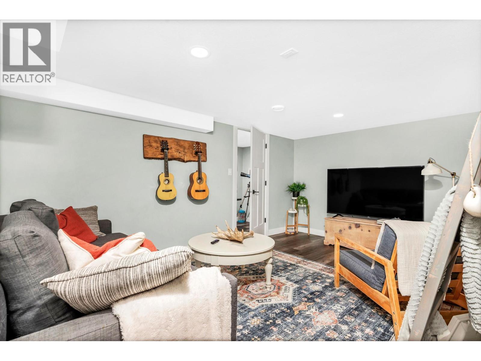 2741 Golf Course Drive. Blind Bay, British Columbia