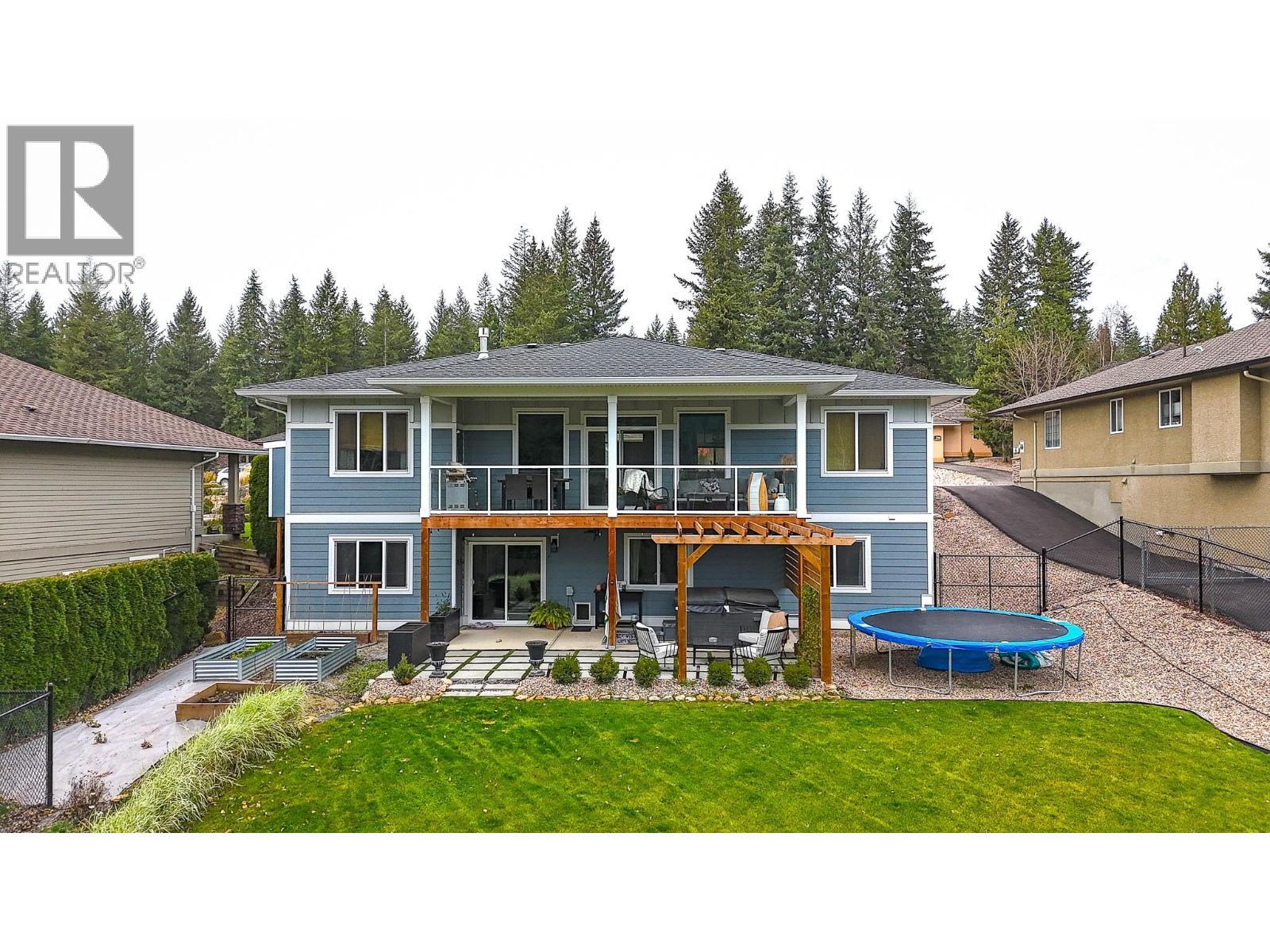 2741 Golf Course Drive. Blind Bay, British Columbia