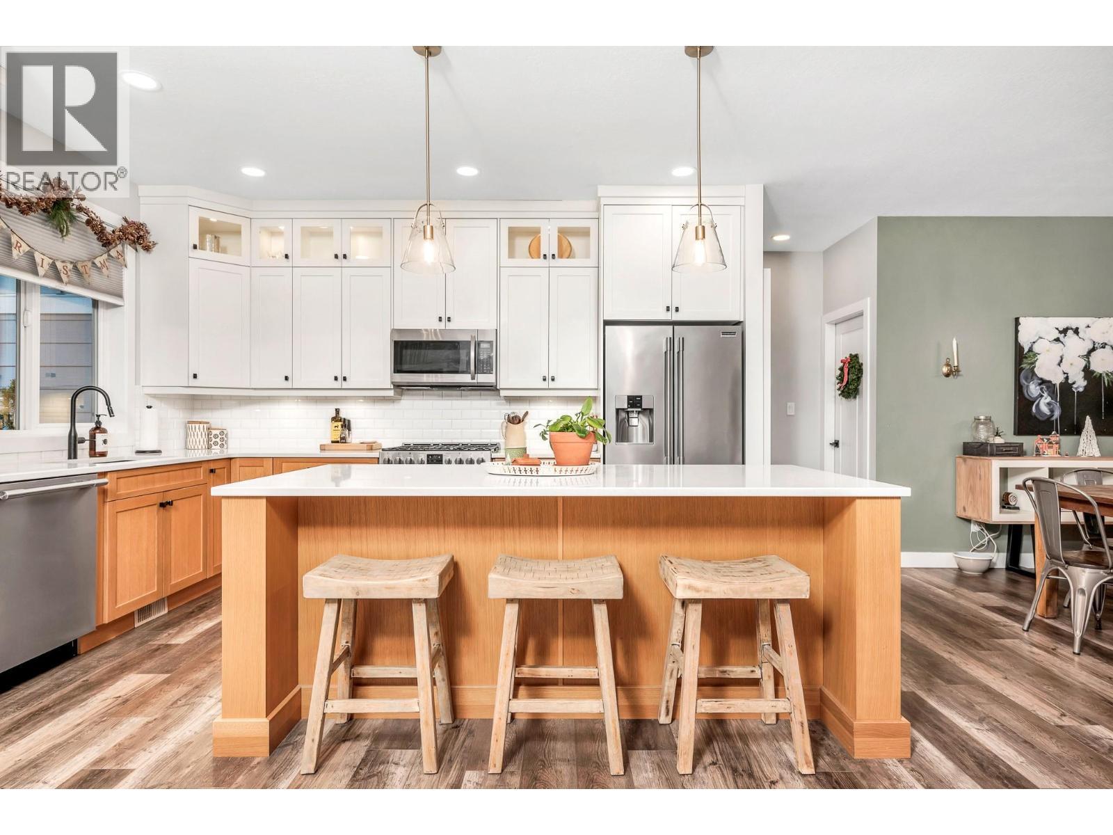 2741 Golf Course Drive. Blind Bay, British Columbia