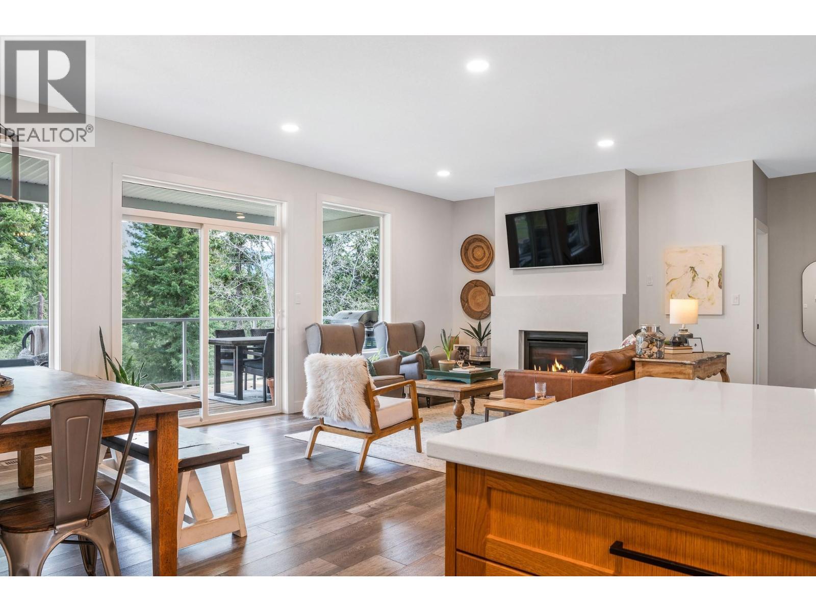 2741 Golf Course Drive. Blind Bay, British Columbia