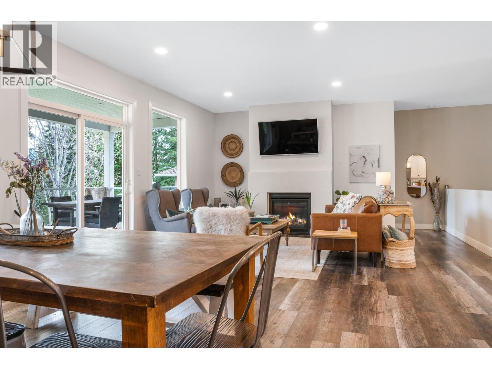 2741 Golf Course Drive. Blind Bay, British Columbia