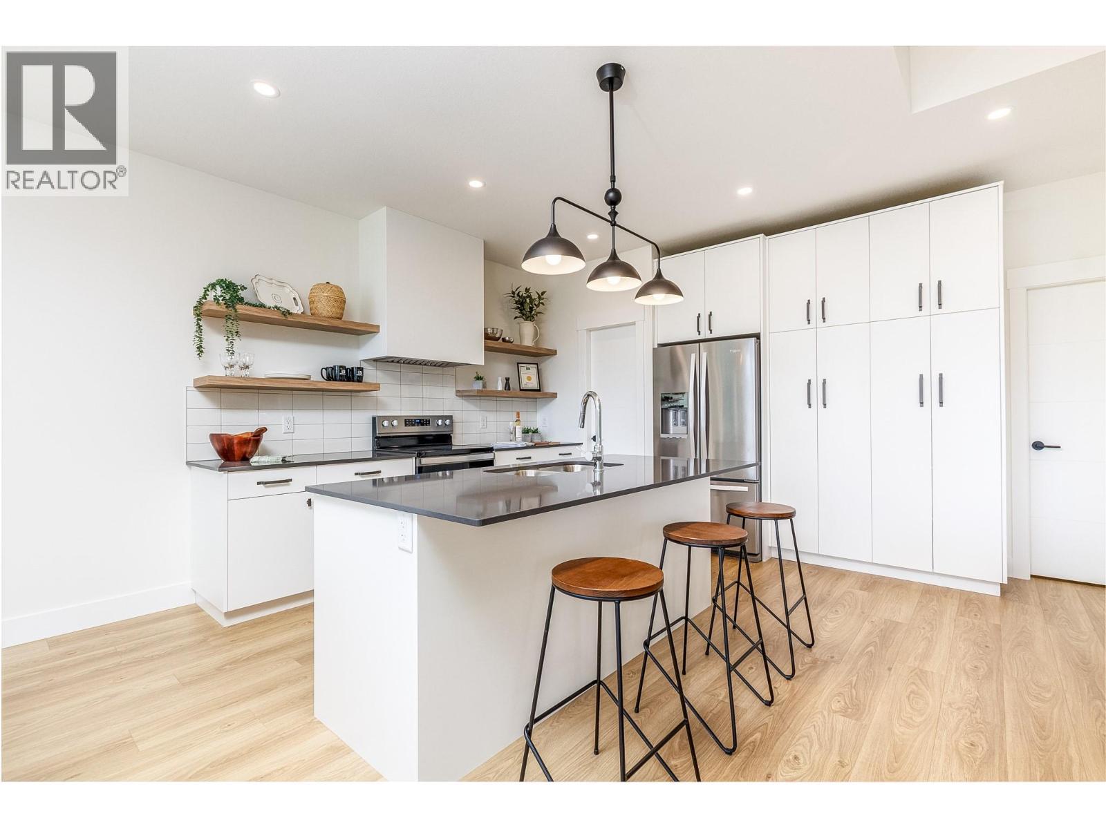 111 20 Street Se. Salmon Arm, British Columbia