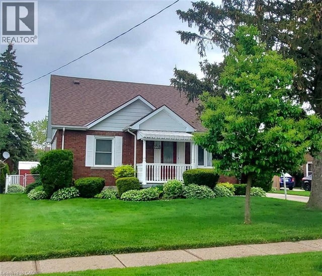 128 Woods Street, Stratford