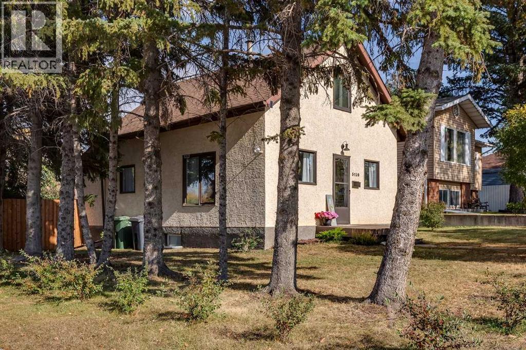 5120 53 Avenue, Ponoka