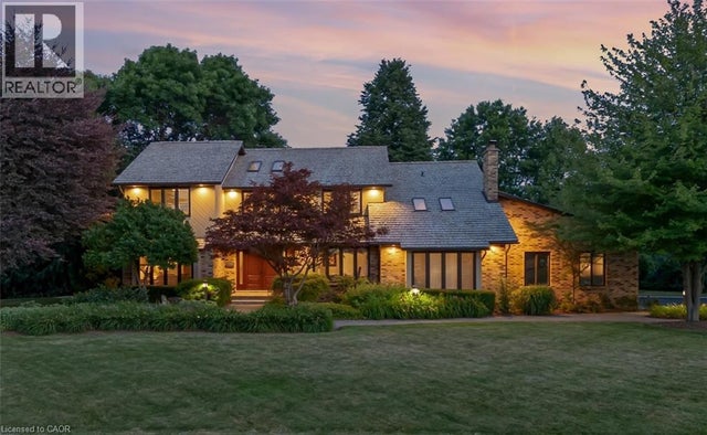 8 Lochside Drive, Stoney Creek