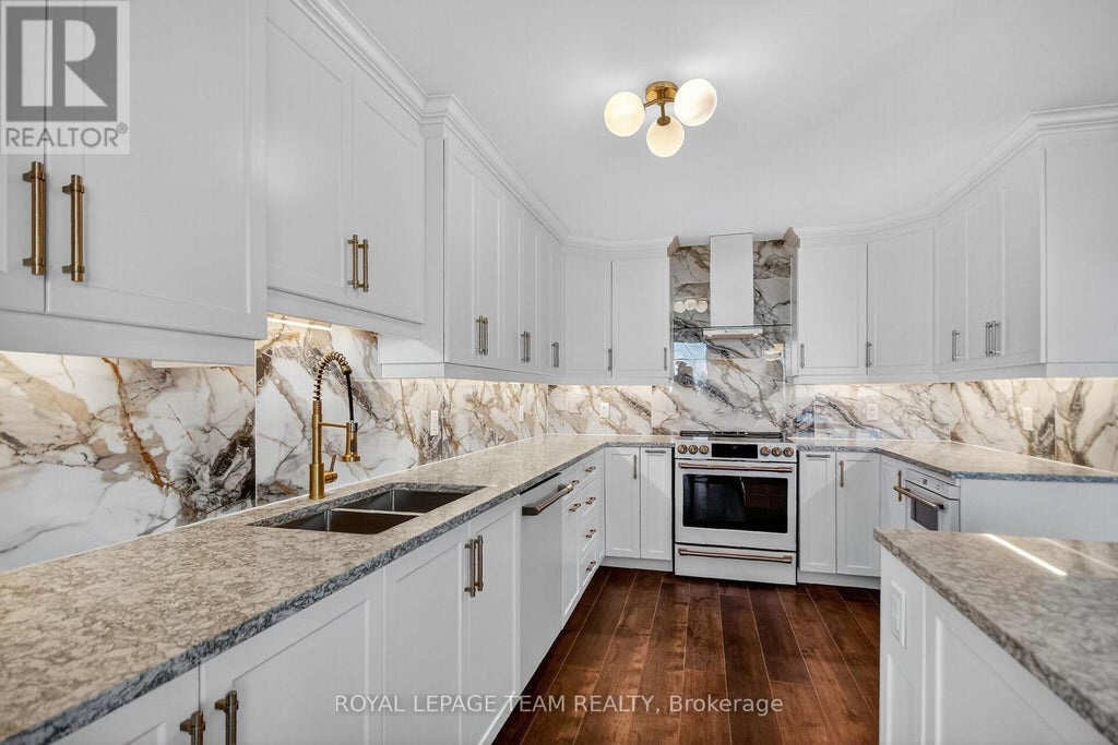 2509/2510 - 515 Street Laurent Boulevard, Ottawa