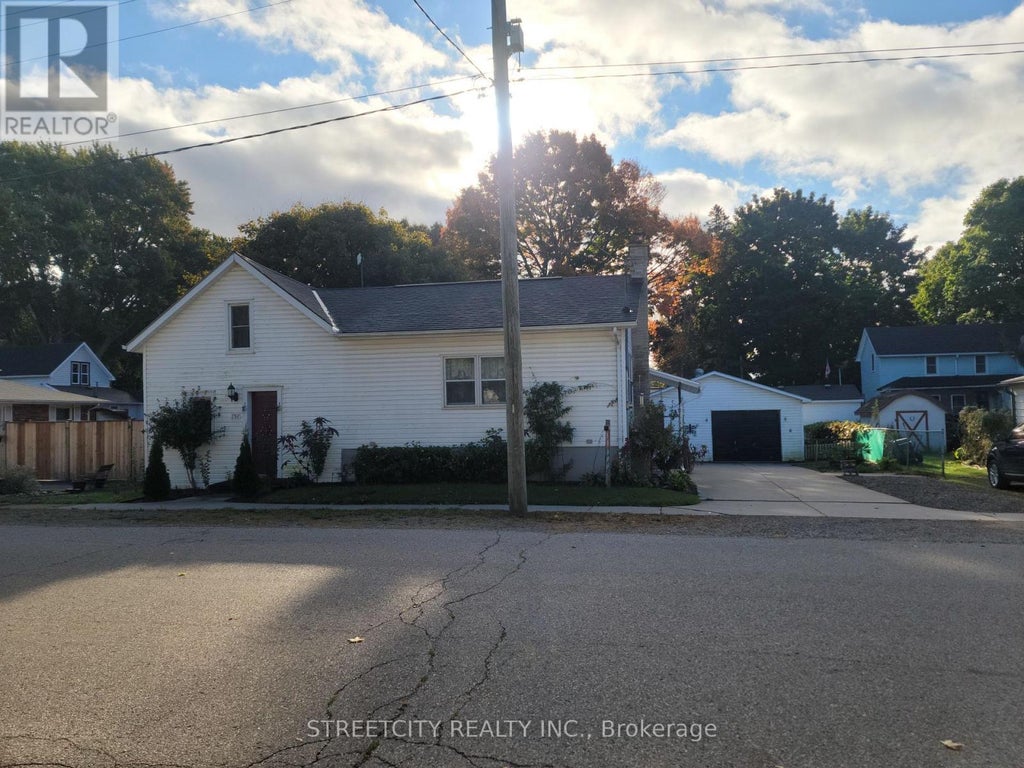 156 Maple Street, West Elgin (rodney)