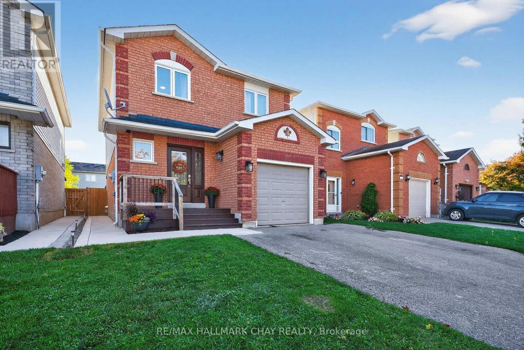 53 Mcknight Crescent, New Tecumseth (tottenham)