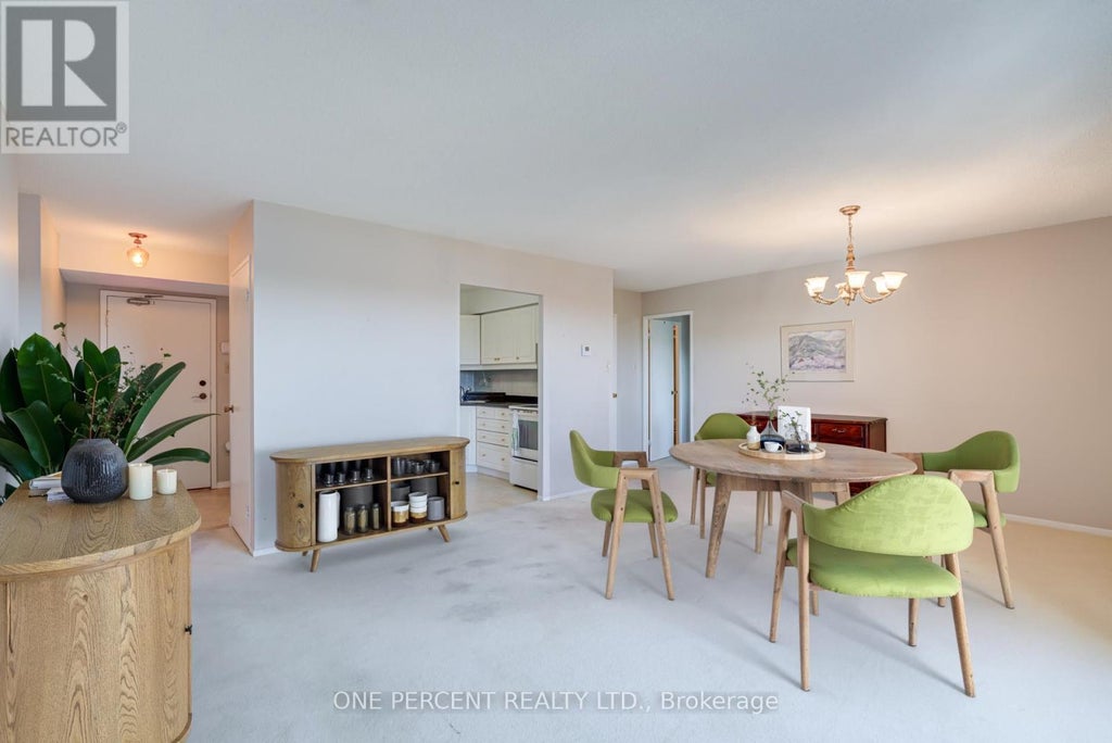 705 - 20 William Roe Boulevard, Newmarket (central Newmarket)