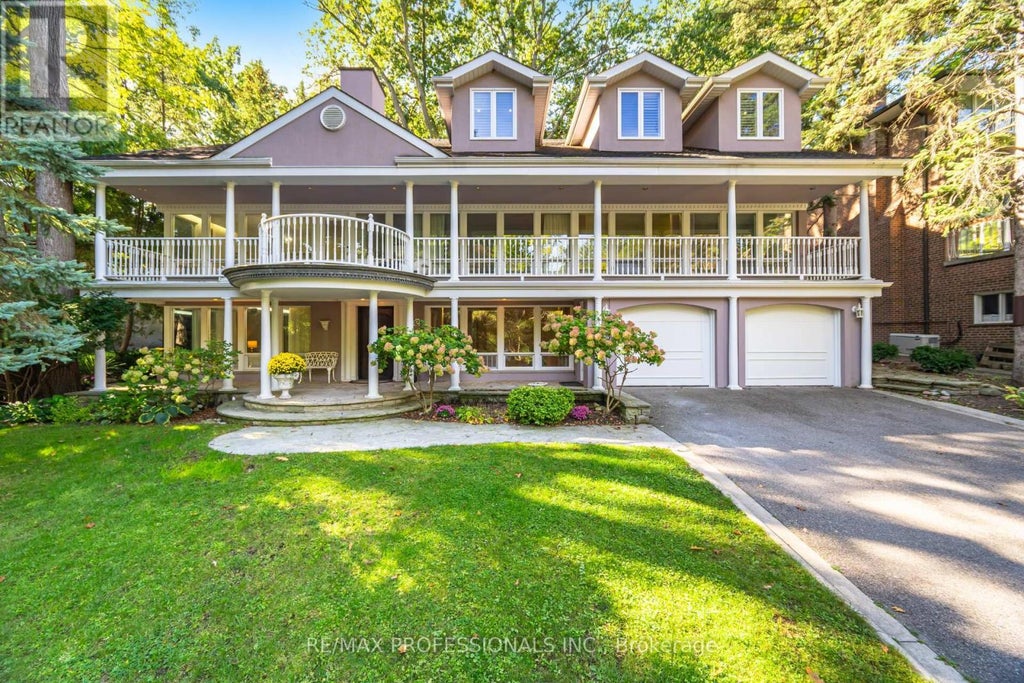 32 Edenbrook Hill, Toronto (edenbridge-Humber Valley)