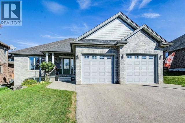 94 Andrews Drive W, Drayton