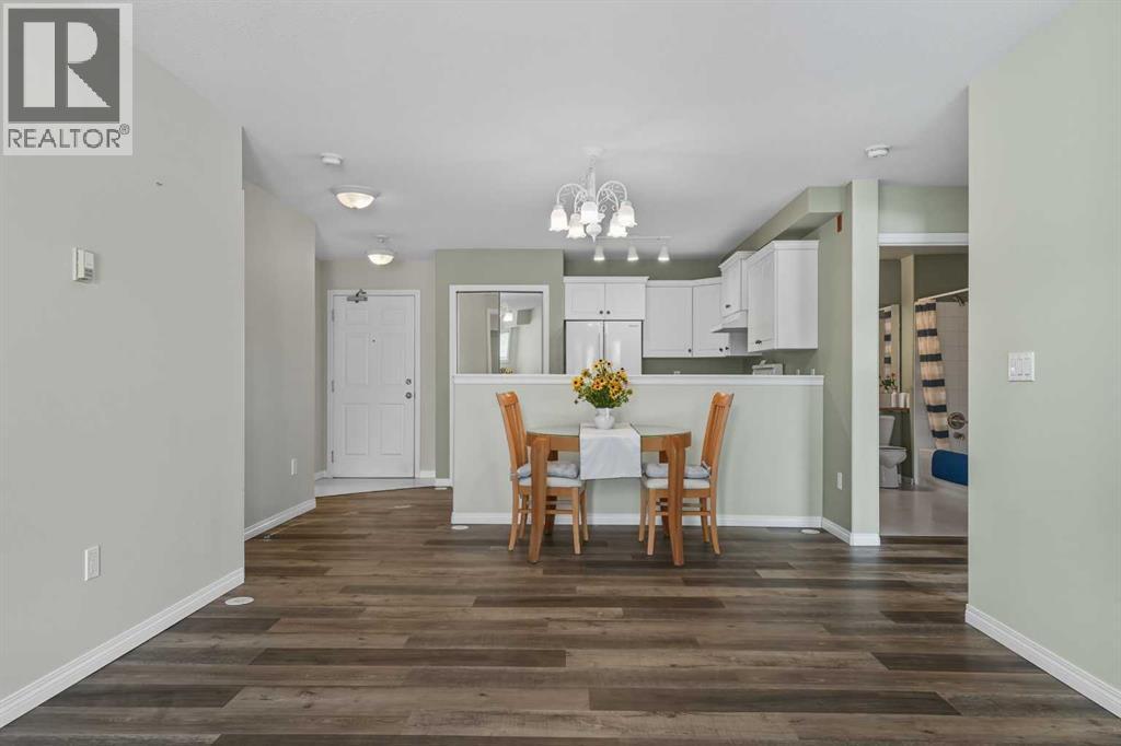 208, 6118 53 Avenue, Red Deer