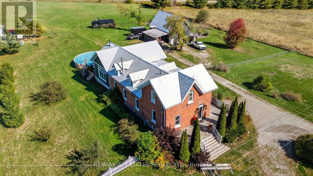 35 County Road #1 Road, Elizabethtown-Kitley