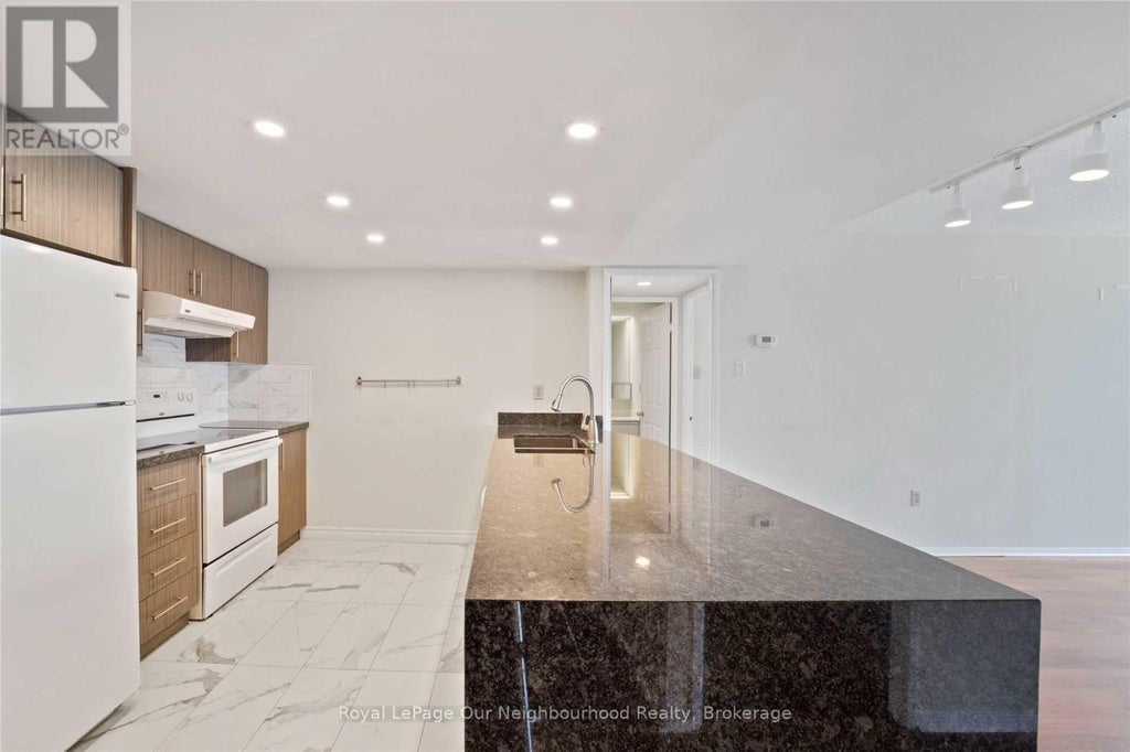 809 - 701 King Street W, Toronto (niagara)