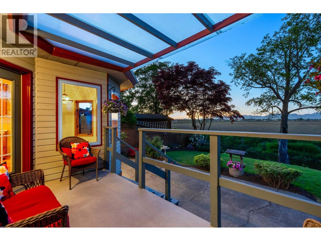 6247 Crescent Place, Delta