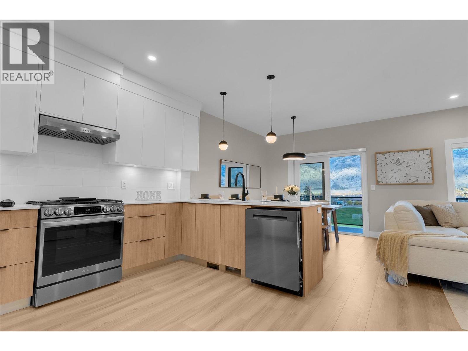 6811 Nighthawk Drive Unit# 102. Osoyoos, British Columbia