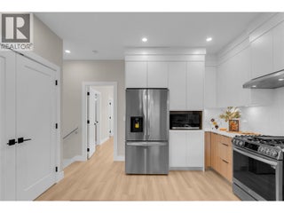 6811 Nighthawk Drive Unit# 102. Osoyoos, British Columbia