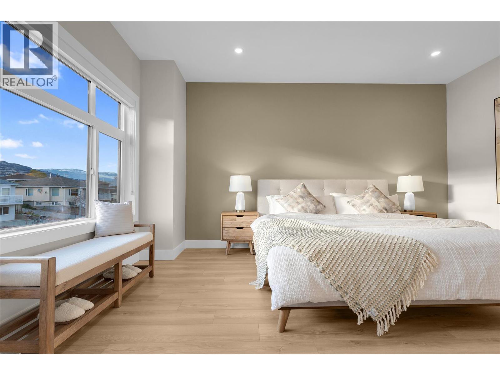 6811 Nighthawk Drive Unit# 102. Osoyoos, British Columbia