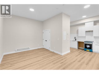 6811 Nighthawk Drive Unit# 102. Osoyoos, British Columbia